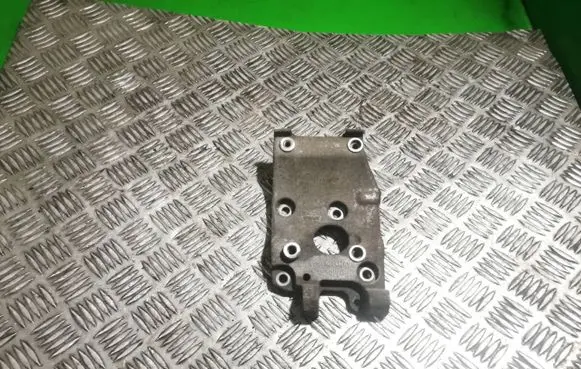 Ford Focus Engine mounting bracket AV2Q8D611AB