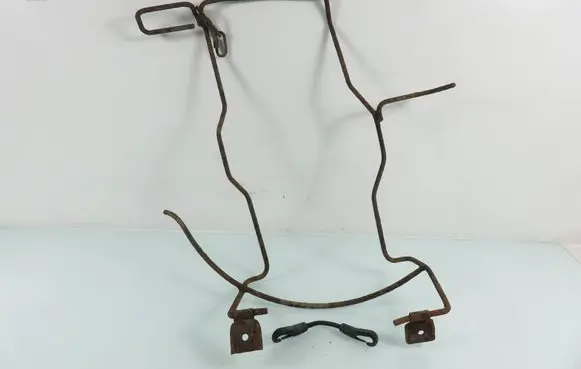 Opel Zafira B Spare wheel mounting bracket 