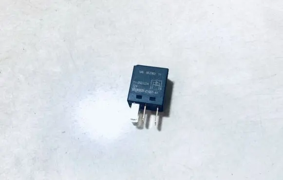 Mitsubishi Colt Other relay mb953382 050332a