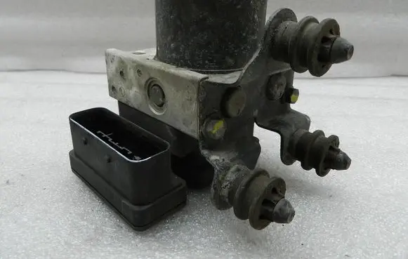 Volkswagen PASSAT B8 ABS Pump 1K0614117H 1K0614117