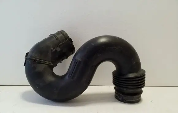 Renault Trafic III (X82) Air intake duct part 165555514R 93451665