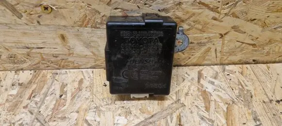 Toyota Corolla E120 E130 Door control unit/module 8974112290