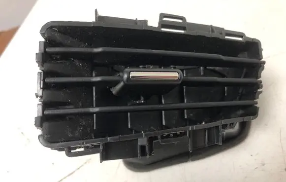 Ford Focus Dashboard side air vent grill/cover trim BM51018B08