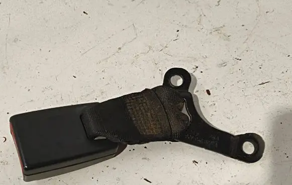 Opel Zafira B Rear seatbelt buckle 401266978 606471800 13132402