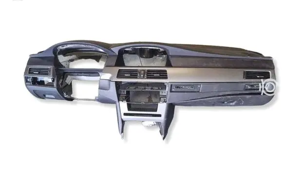 BMW 5 E60 E61 Dashboard 7138510 52758211