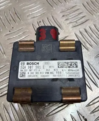 Volkswagen Touran III Distronic sensor radar 5QA907561E 0203303813 39R14976