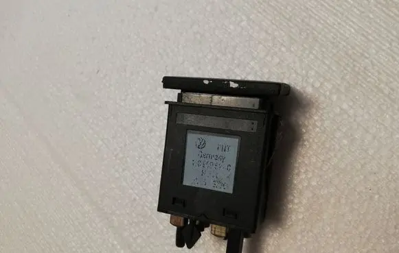 Windscreen/window heater switch