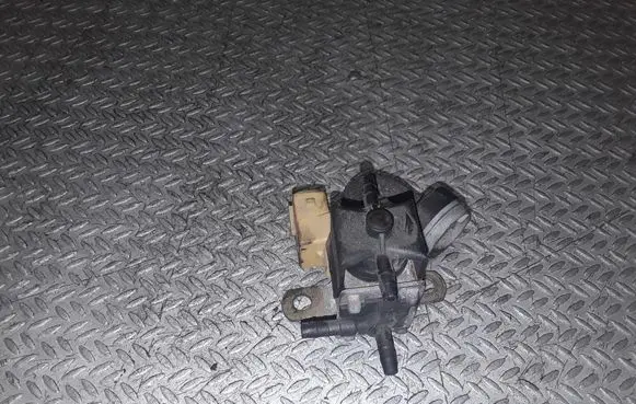 Volkswagen Golf IV Vacuum valve 054906267