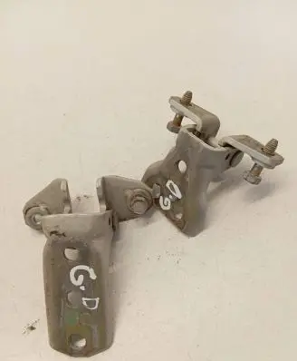 Mitsubishi Endeavor Rear door hinge set 