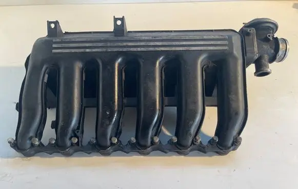 BMW 5 E60 E61 Intake manifold 7789330