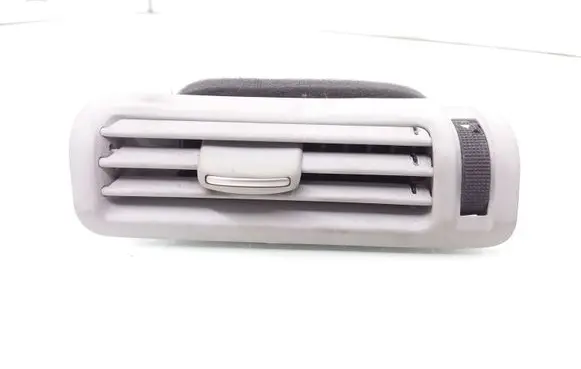Rear air vent grill