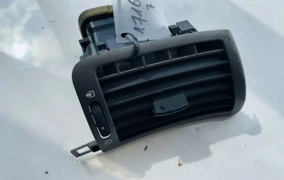 Peugeot 407 Dash center air vent grill 9644589377 a1010005
