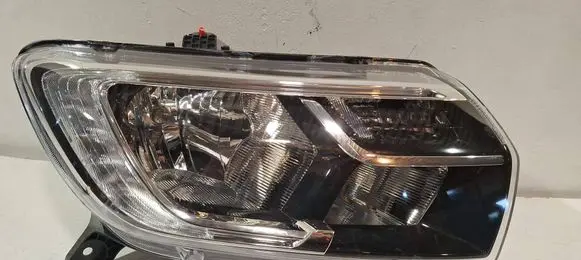 Renault Sandero II Headlight/headlamp 260103933R