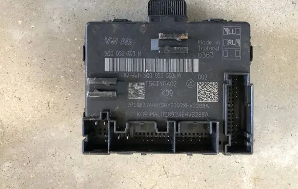 Volkswagen Golf VIII Door control unit/module 5Q0959393M