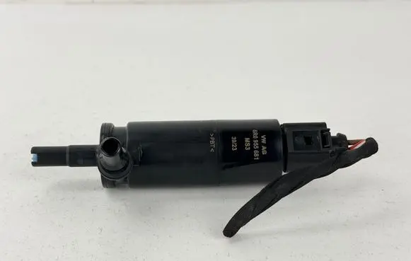 Audi A1 Headlight washer pump 8R0955681 3923