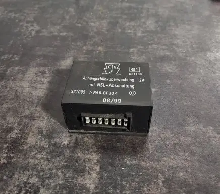 Audi A6 S6 C5 4B Airbag deployment crash/impact sensor 021198 321095