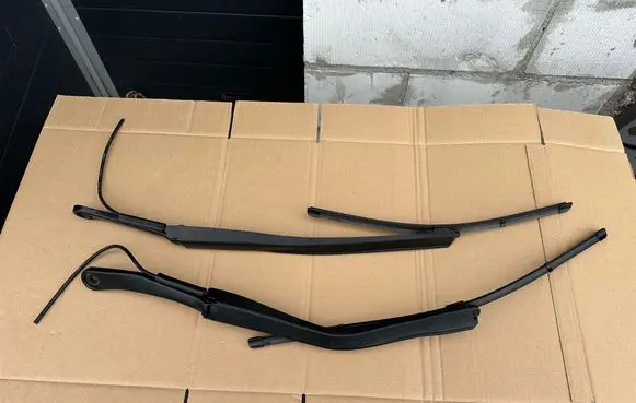 BMW 5 G60 G61 Front wiper blade arm 5A01A90