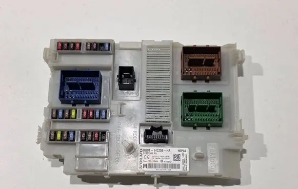 Volvo XC60 Fuse module 31327995AA