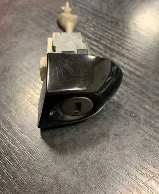 BMW 1 E82 E88 Front door lock (next to the handle) 