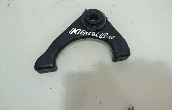 KIA Sportage Intercooler pipe mounting bracket
