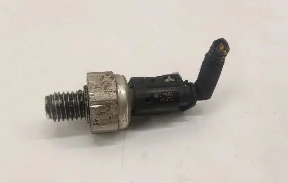 Opel Insignia B Oil pressure sensor 13503573