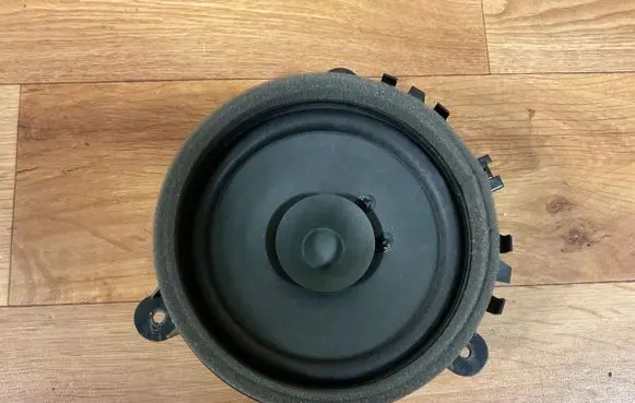 Volvo V70 Front door speaker 30657444 07W48 M5XUG