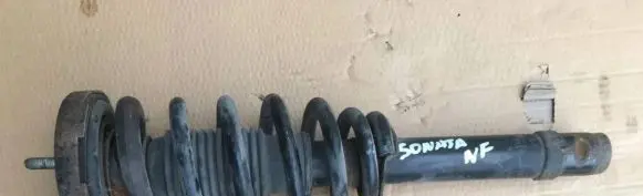 Hyundai Sonata Front shock absorber with coil spring 546113k140