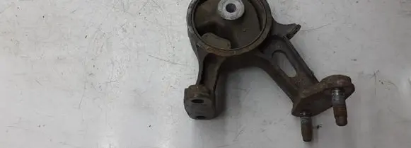 Toyota Avensis T270 Engine mount bracket