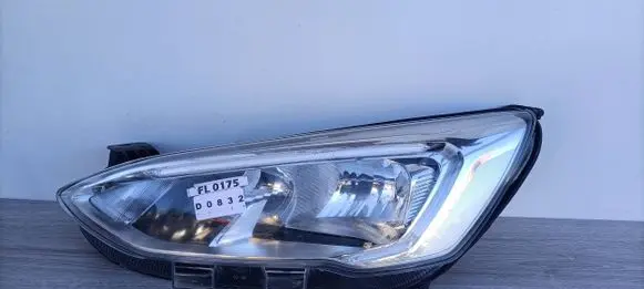 Ford Focus Headlight/headlamp 1X7B-13W030-AE