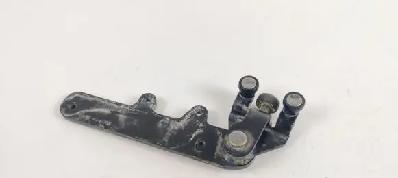 Opel Combo D Sliding door lower roller guide/hinge 52040832