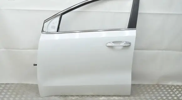 KIA Sportage Front door COLORWD