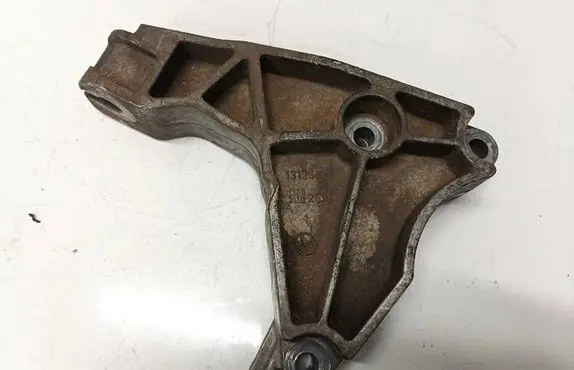 Opel Astra H Engine mounting bracket 13125625