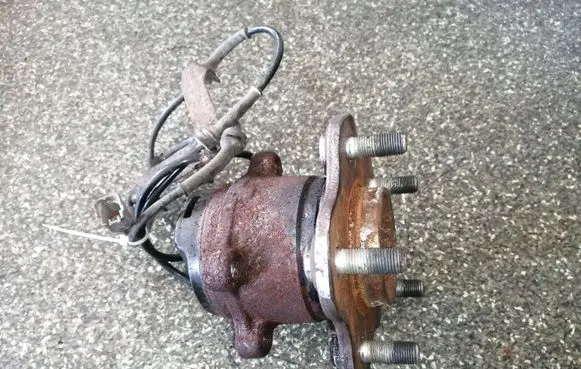 Nissan Qashqai+2 Rear wheel hub 47900JD000