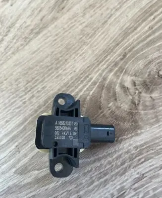 Mercedes-Benz GLE (W166 - C292) Airbag deployment crash/impact sensor A1668210351