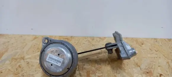 Porsche Boxster 987 Engine mount vacuum valve 98637504902 99337504905 99737520501