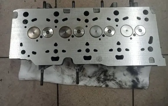 Renault Scenic III - Grand scenic III Engine head 2968F2