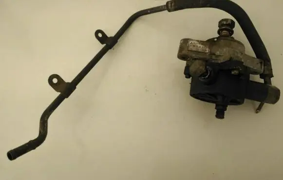 Mazda 626 Vacuum pump x2t50177 rf7118g00a
