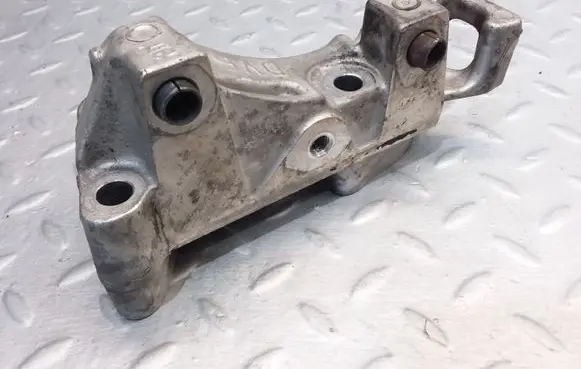 Citroen DS4 Engine mounting bracket 9688615780