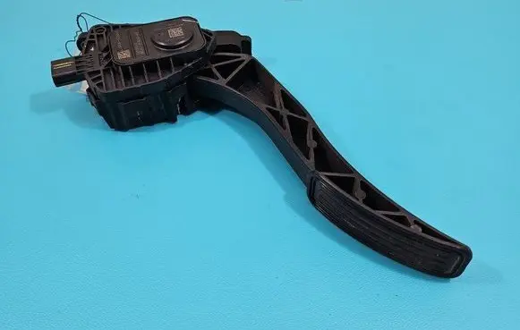 Ford Fusion II Accelerator throttle pedal DG9C-9F836-AD IMPRK1435557
