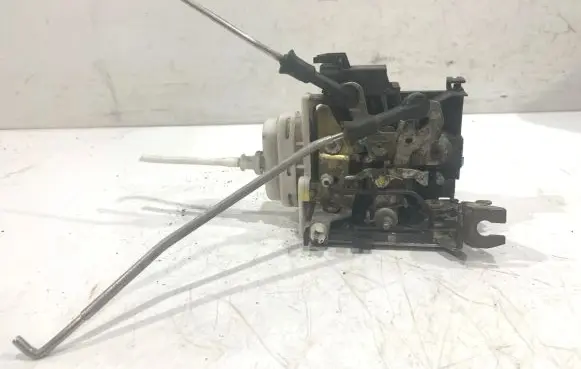 Audi A4 S4 B6 8E 8H Front door lock 8D1837015F