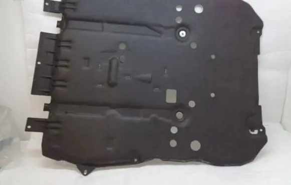 Fiat Doblo III Engine splash shield/under tray 9818834580