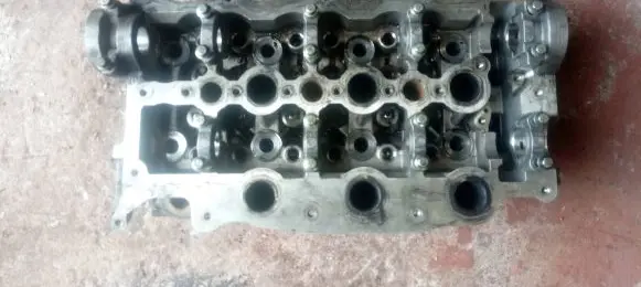 Peugeot 607 Engine head 