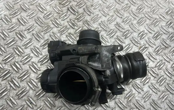 Volvo V50 EGR valve 25351843