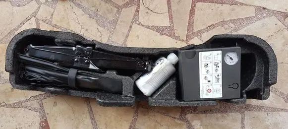 Audi A3 S3 8V Tool set 8V5012109
