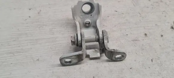 Skoda Praktik (5J8) Rear door upper hinge 5J0833401