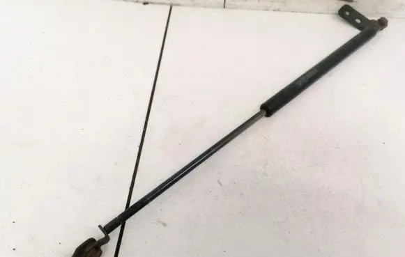 Mazda 626 Tailgate/trunk strut/damper