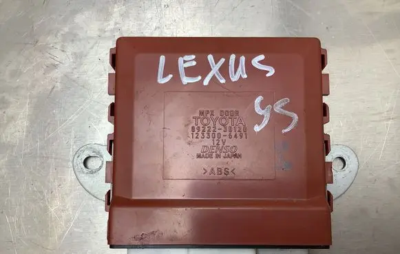 Lexus GS 300 350 430 450H Door control unit/module 8922230120 1233006491