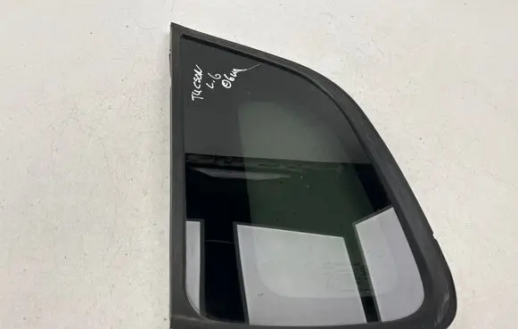 Hyundai Tucson JM Rear side window A004138 DOT736M359A