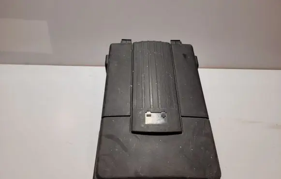 Volkswagen PASSAT B6 Battery box tray cover/lid 1K0915443A