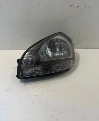 Hyundai Tucson JM Headlight/headlamp 083211131L 082211134L
